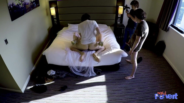 Nerd Pervert: Mackenzie page - Bollock酸奶肛交奶油派