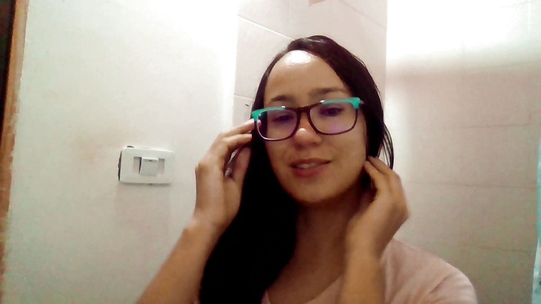 Nathalieprez4: Uctívej můj šťavnatý zadek a vystříkej se na můj zadek