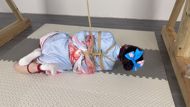 Yanmou: La versione climax di indossare un kimono in un giorno...