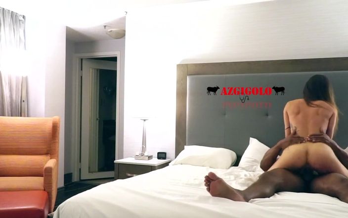 AZGIGOLO: Un petit rendez-vous à l'hôtel avec cirejob alors qu'elle fait du...