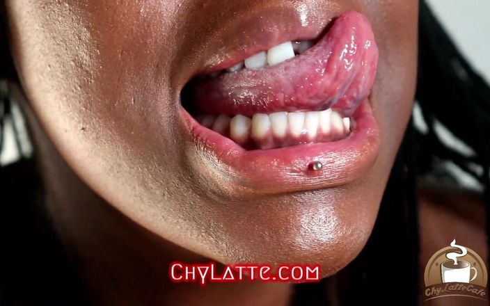 Chy Latte Smut: Moje żyły usta