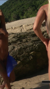 Katharine Madring i Carol Fenix na plaży Hor uprawiają seks lesbijski