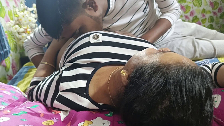 BIREA: देसी हॉट सौतेली बहन अपने बड़े सौतेले भाई के साथ तंग चूत के साथ हार्डकोर चुदाई कर रही है