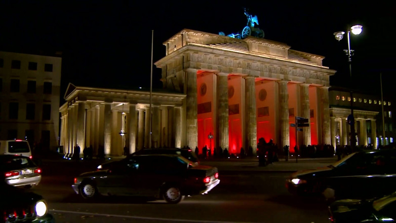 Erotic Planet Studio: 业余妓女操厕所车走廊肛门