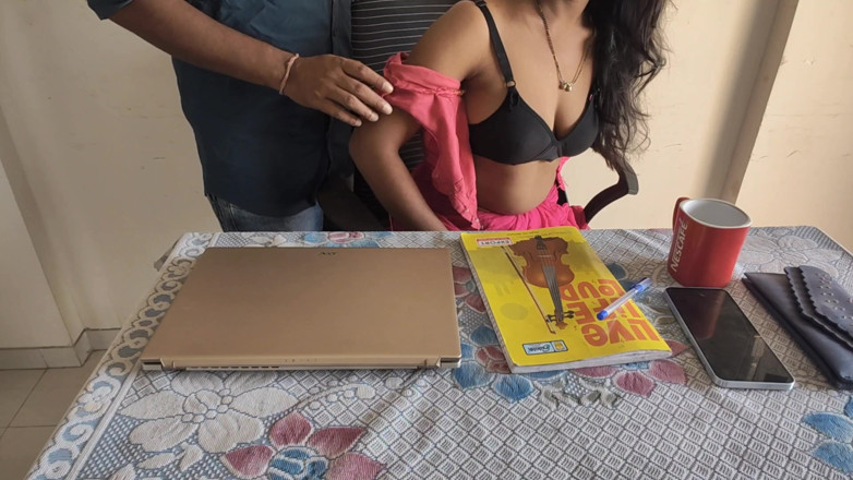Mumbai Ashu: Madam měla sex s klukem z kanceláře, hindské audio