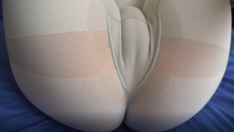 Booty_assx: Step Sister Asked to Touch Her Wet Pussy in Leggings...