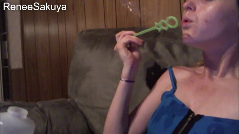 Renee Sakuya: bąbelków