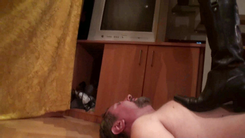 Femdom Austria: Vestido para a imprensa