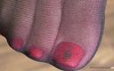 Mistress Legs: Sadece naylon ayak parmakları ve ayak tabanları yakın çekimler