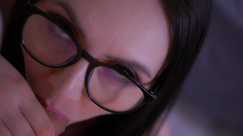 Muddy pussy: Tante nakal lagi asik nyepong kontol suaminya sampai dicrot di...