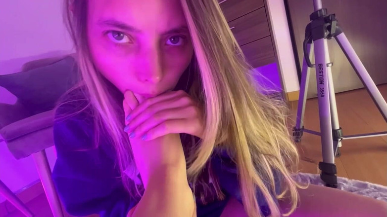 scarlettandc: Kompilasi Fetish Penyembahan Kaki