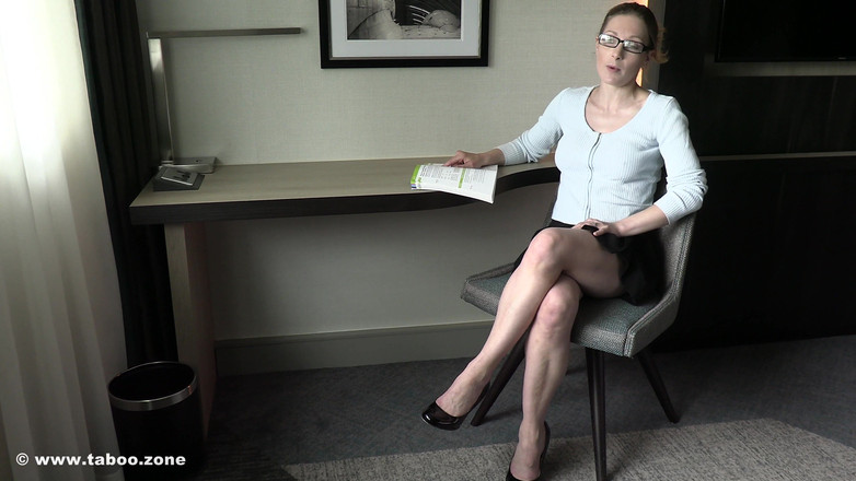 TabooZone: 我的女老师羞辱小鸡巴！