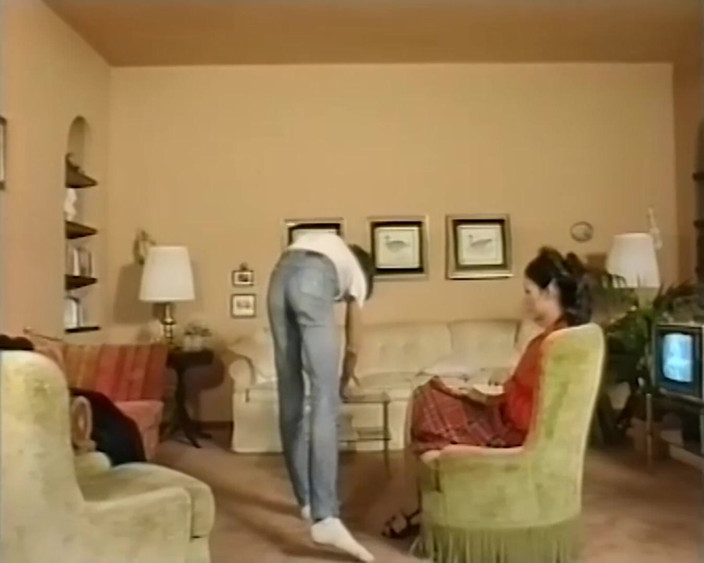 Vintage Climax: Brunette MILF gets spitroasted in threeway action