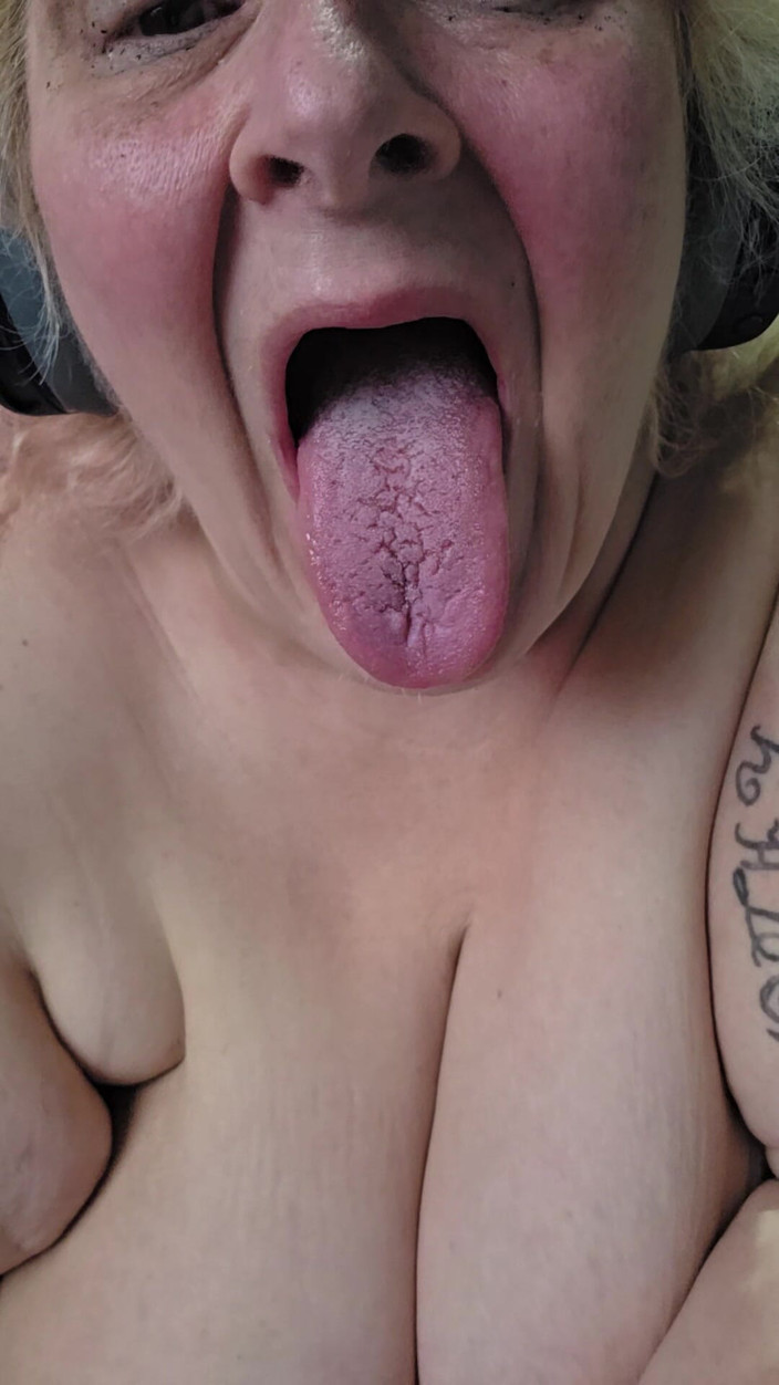 HerculesnVENUS: Lécher ton trou du cul, c’est ce but de pute...