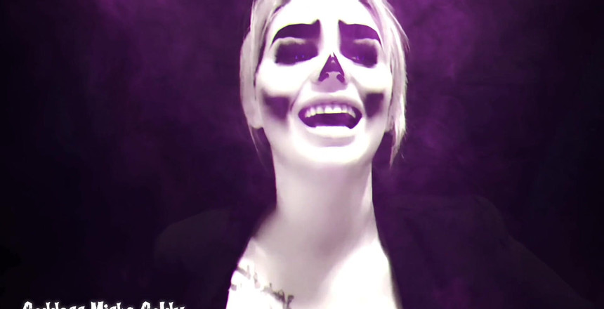 Goddess Misha Goldy: Dnes tě zmíšlím, malý debile, že uděláš vše, co napíšu. Sledujte,...