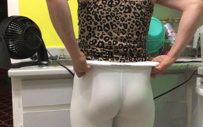 Kelly Babe: 레깅스 플래시
