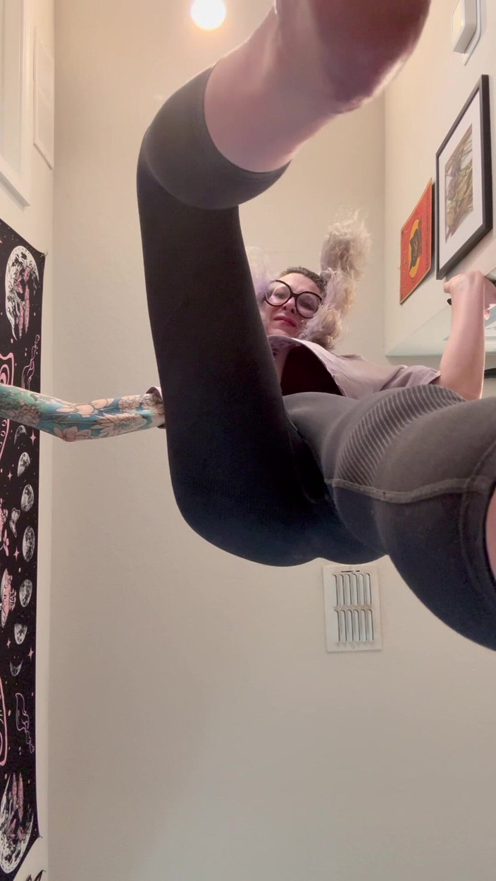 Peppermint Giantess: 67 dev kadın bakış açısı oynaşarak azdırıyor