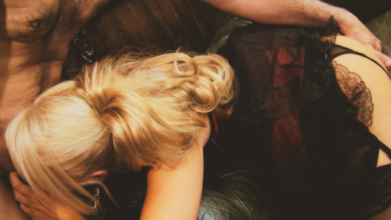 THAGSON: Hot Calls Scene-3_sexy Blondynka z dużym tyłkiem w bieliźnie lubi...