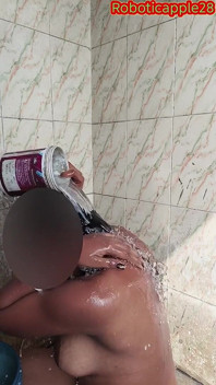 Desi villege esposa wathing cuarto de baño mostrar tetas COÑO