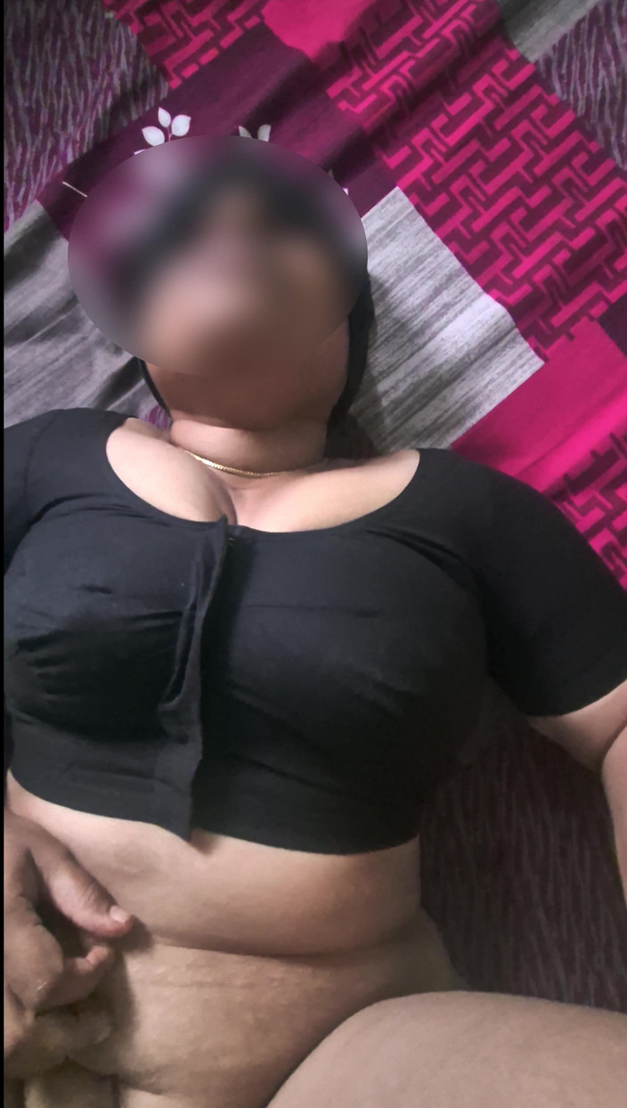 Black & white desicat: Sexy Desi Housewife in Black Blouse Hard Fucked &amp; Pussy Creampied