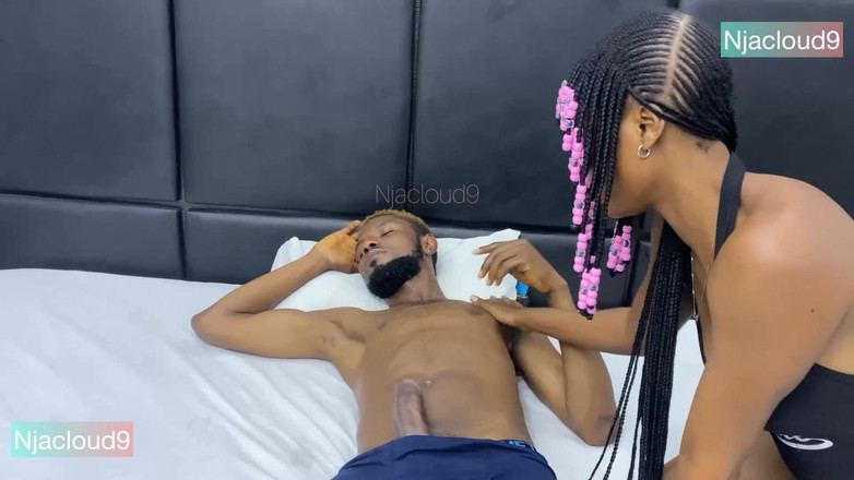 Nja cloud: Už byla v té hluboké, vášnivé náladě... druh, který pochází...