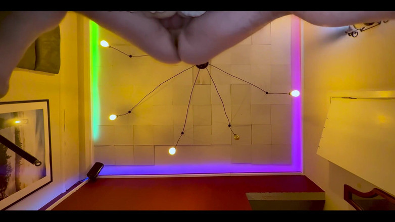 ScottyNaughty69: Ga onder me liggen en kijk hoe ik neuk totdat...