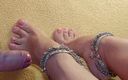 Selena 70: Selena&amp;#039;s feet in anklets