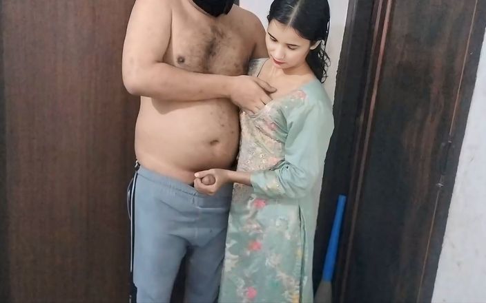 NAASRIN KHAN: Pemiliknya bikin pelayannya nyepong kontolnya