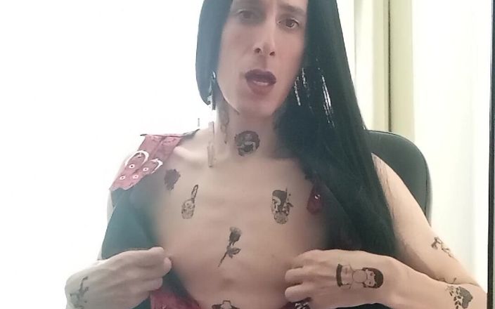 Penelopene27: Crossdresser Exhibicionista