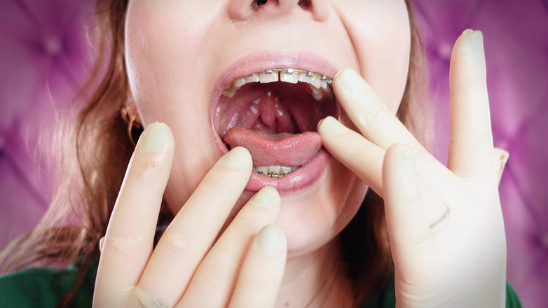 Arya Grander: Asmr und Nahaufnahmen: Riesin verschlingt fetisch - isst Autos aus Schokolade....