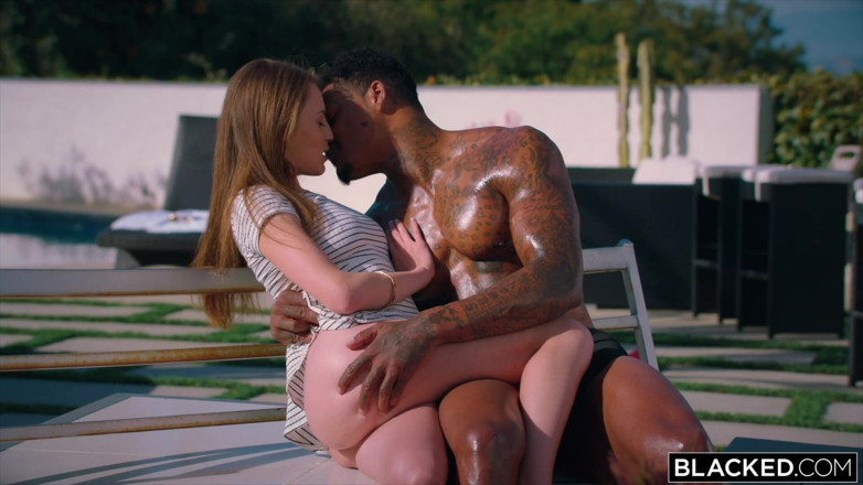 Blacked: Blacked Shes sempre quis seu bbc, mas era muito tímido