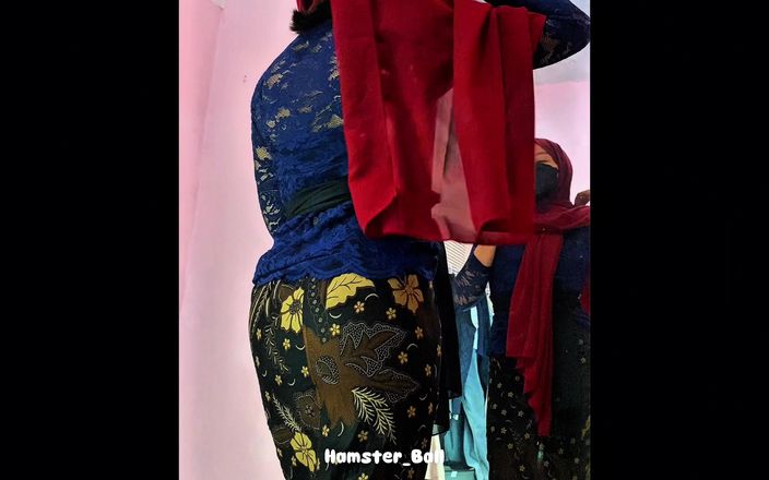Hamster_Ball: 戴穆斯林头巾的泰国女仆的合身 kebaya 连衣裙