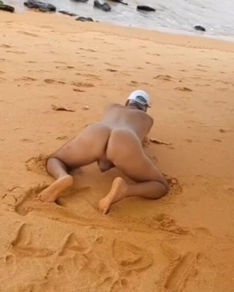 Ladysilvas: Ladysilva Nahá na pláži předvádí svůj sexy zadek se sexy...