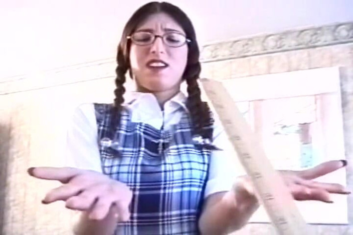 USA Fetish and Hardcore Clips: Shy Teen Girl Spreads Her Buttchicks for Some Spanking