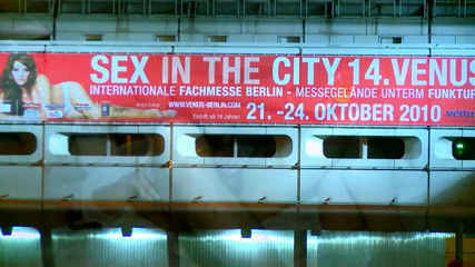 Deutschland porn: Sesso a tre con giovani troie calde desiderose di farsi...