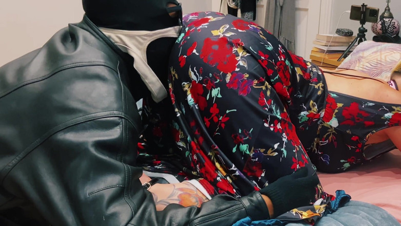 Daddykane: Čichání Sexy Španělské MILF Kalhotky - Perverzní Hra S Pumou