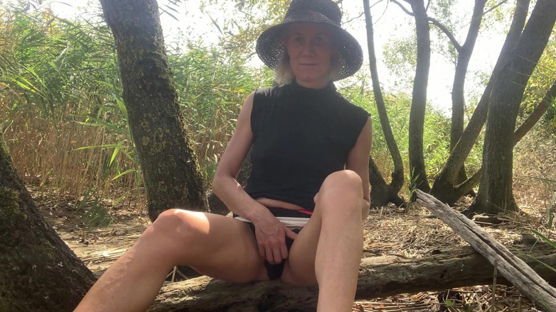 Lolacam: Showing Tits and Pussy in the Woods