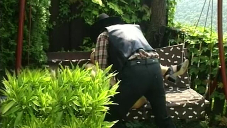 VHS-Vixxxen: Nevlastní dcera jde do lesa se svým nevlastním otcem