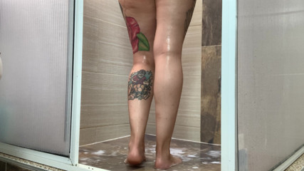 JhoanitaVioletta: Foot Worship - Foot Shower, Shave & Red Nails