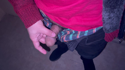 Great J: Eine ruhige nacht brachte diesen asiatischen jungen auf der treppe...