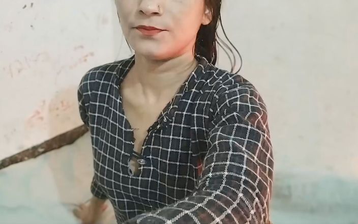 DimpledRecoil3: Bhabhi zeigte dem schneider ihre muschi