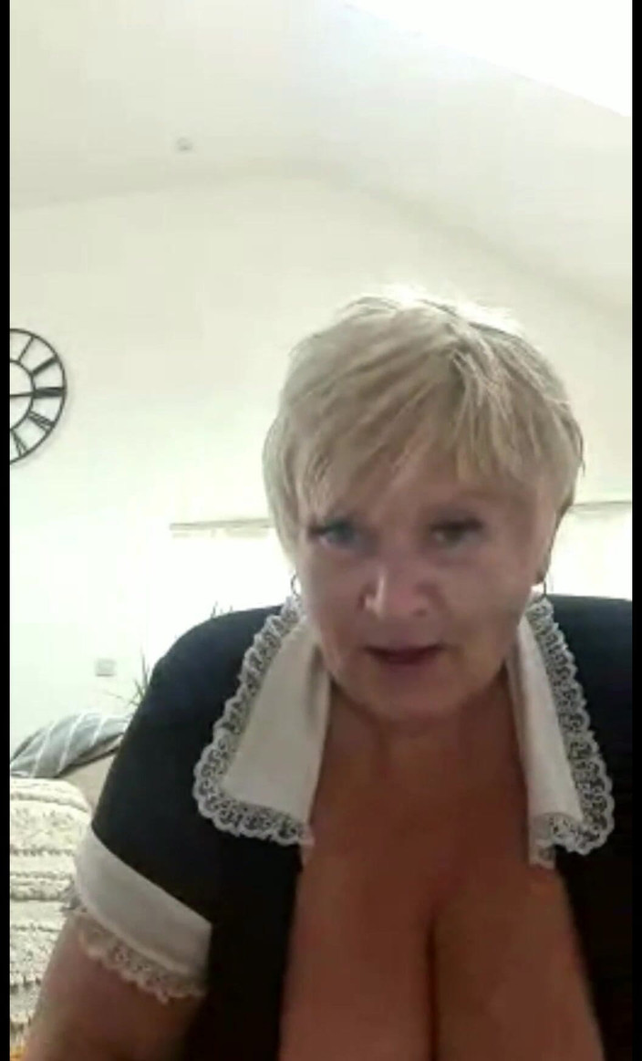 Uk Joolz: 直播开始 11/03/2022 09：28 上午 女仆 joolz xx