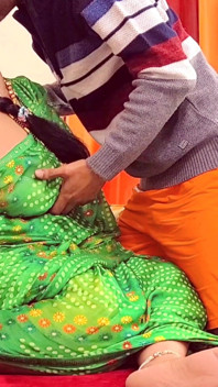 Saya mengongkek bhabhi cantik tetek besar saya.