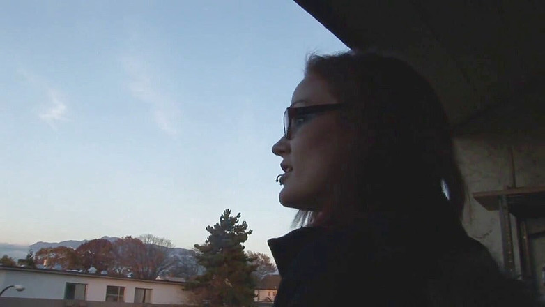 Xtime Network: Знімаючи її велику дупу, поки вона курить