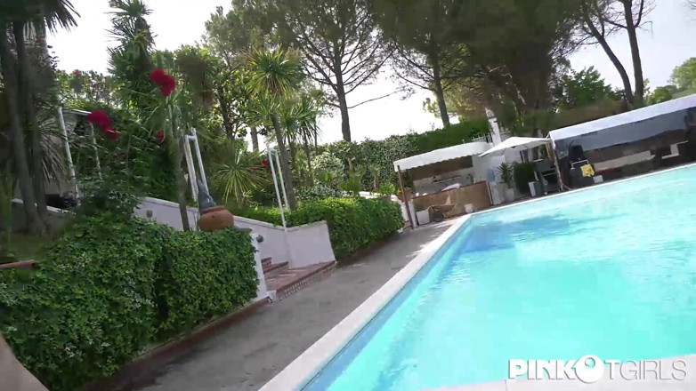 Pinko TGirls: Wonderful shemale Chrystal a big dick in the ass at...