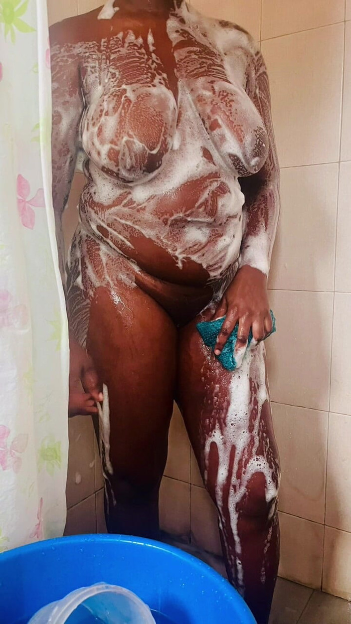 Pretty B: Masum itaatkar üvey kız kardeşimi sikiyorum