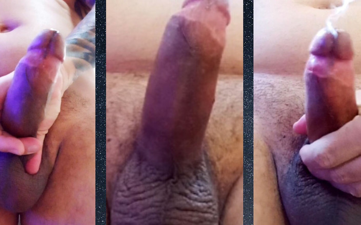 Xanvaskas: Эксгибиционист мастурбирует и кончает горячо