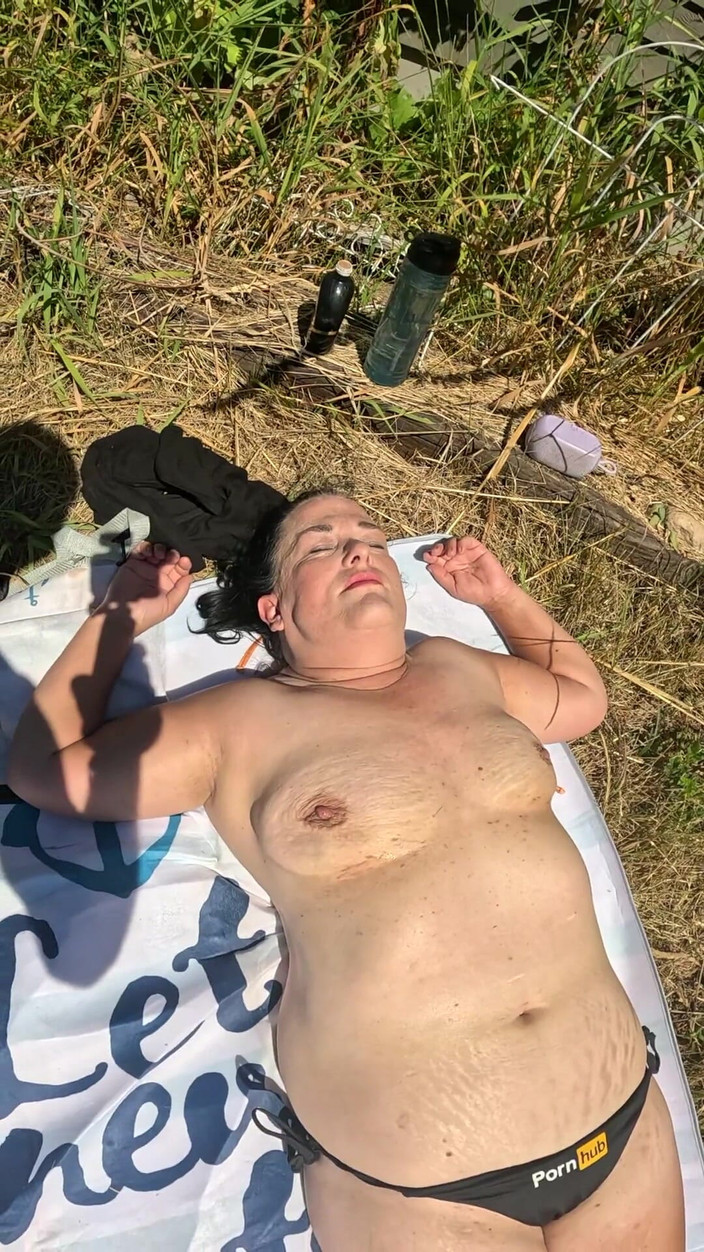 Homesteadmama: Naakt zonnebaden. Ik wil anderen echt aanmoedigen om offline te...