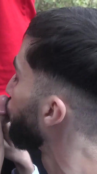 Citebeur - Dva velcí ptáci pro sexy gay arabského chlapce Cocksucker