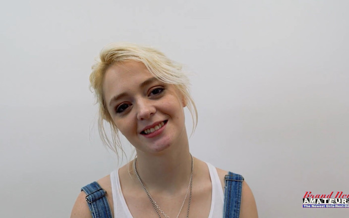 Brand New Amateurs: Annie Archer Busty Curvy Blonde Coed Sloppy Rimjob Deepthroat Heat!